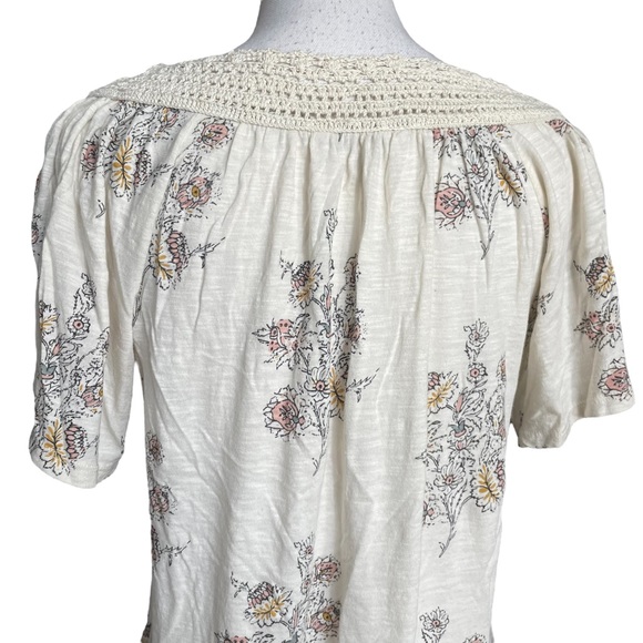 Lucky Brand Ditsy Floral Top M Crochet Neck EUC M Cream Neutral Boho Bohemian - Picture 5 of 16